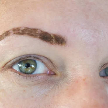 Αποθεραπεία μετά το microblading: Τι πρέπει να περιμένουμε!